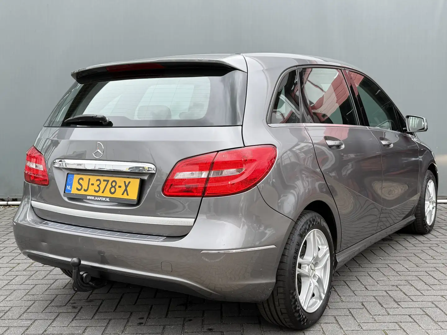 Mercedes-Benz B 180 BWJ 2012 123 PK TREKHAAK | STOELVERW. | NAVI | AIR Gris - 2