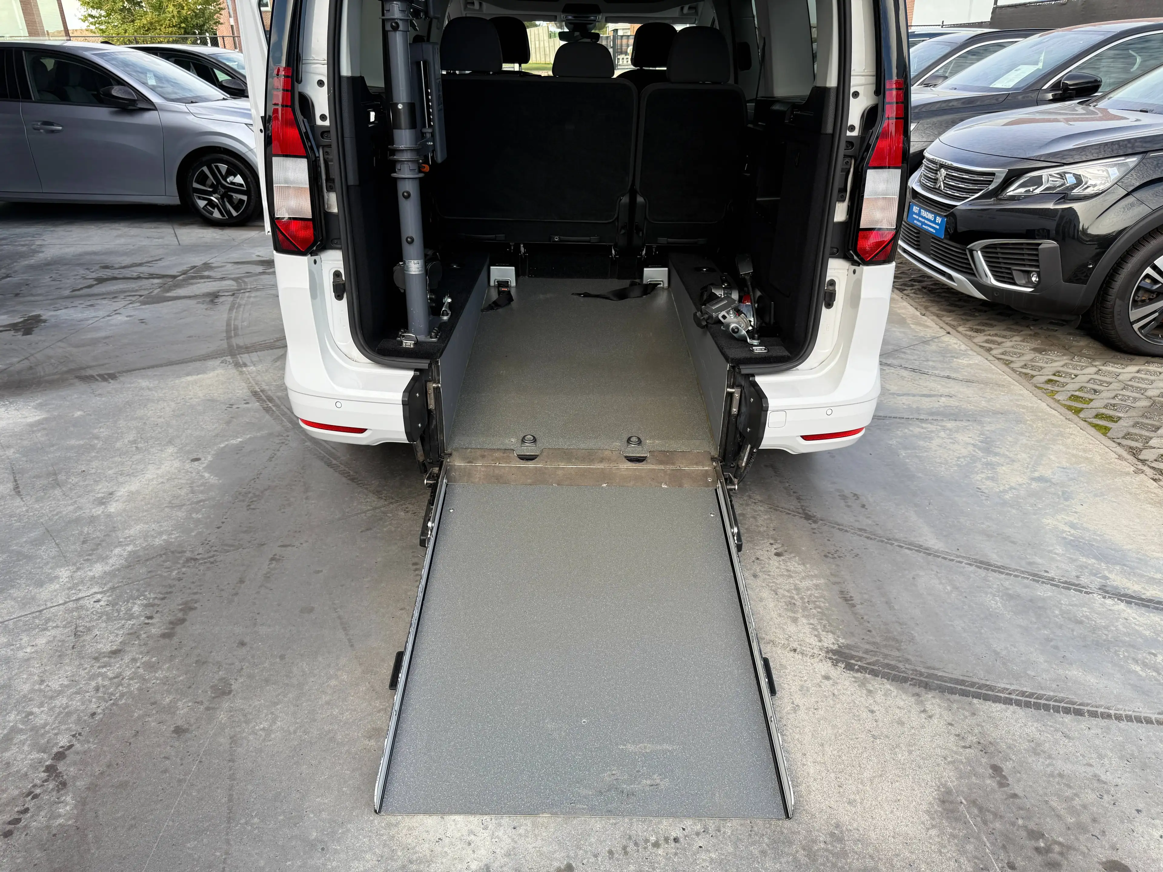 Volkswagen Caddy 1.5 TSI ROLSTOELLIFT OMBOUW 5 ZETELS MAXI NAVIGATIE BLUETOOTH PDC CARPASS — photo 16