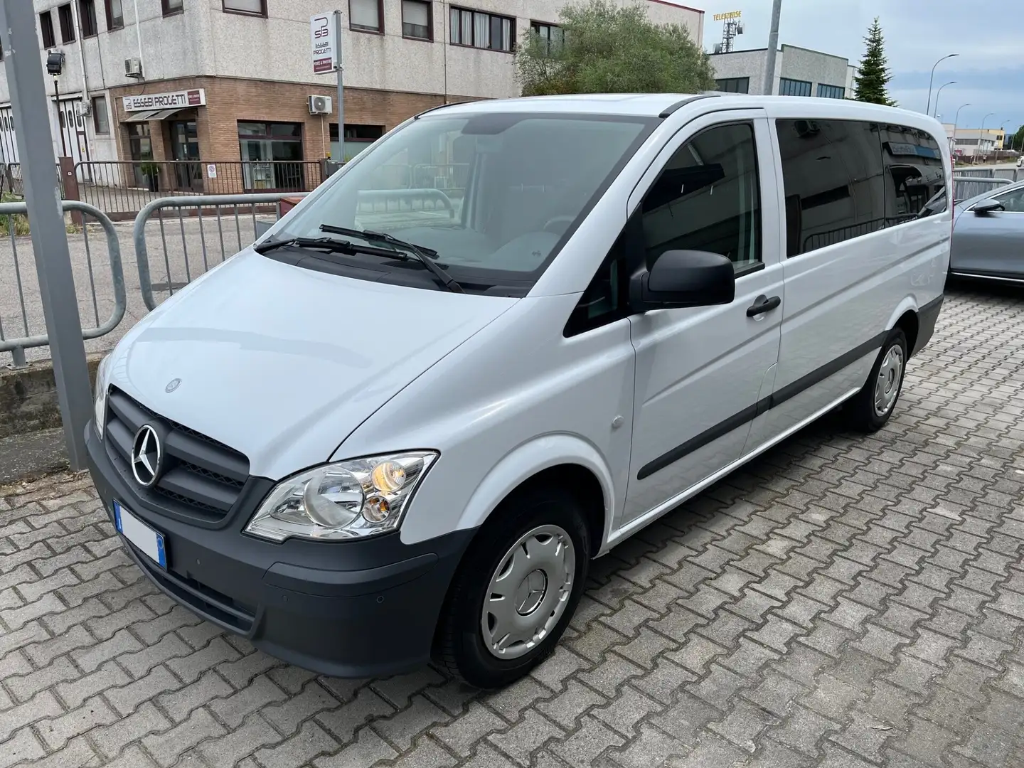 Mercedes-Benz Vito 2.2 113 CDI 9 POSTI (136 CV) Biały - 2