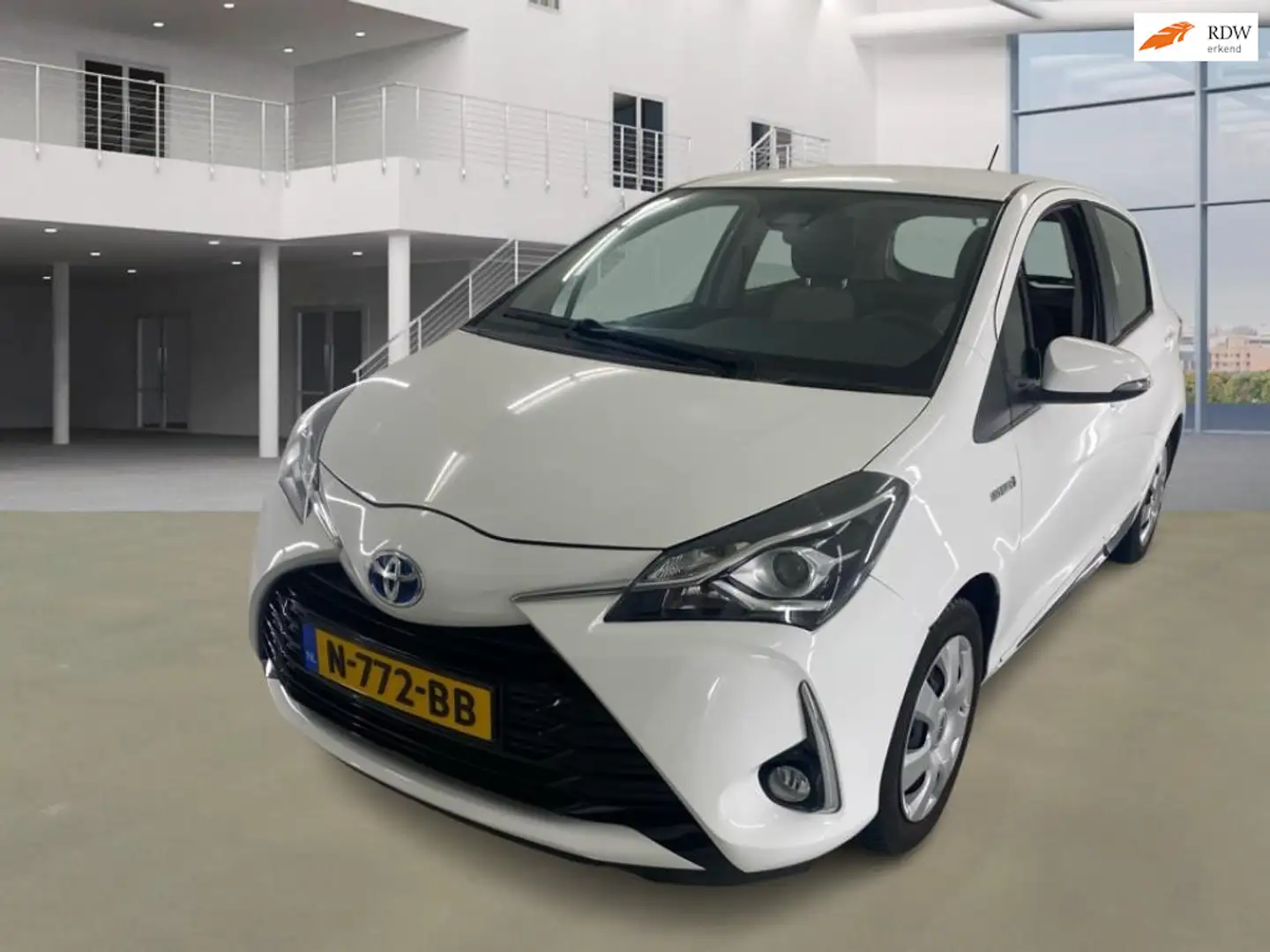 Toyota Yaris 1.5 Hybrid Design Sport / APK / Auto rijdt prima Weiß - 1