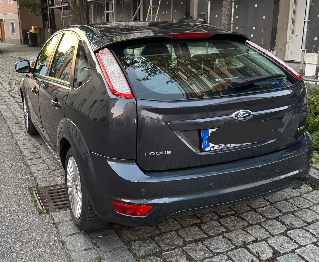 Ford Focus 1.6 TDCi DPF Concept Grau - 2