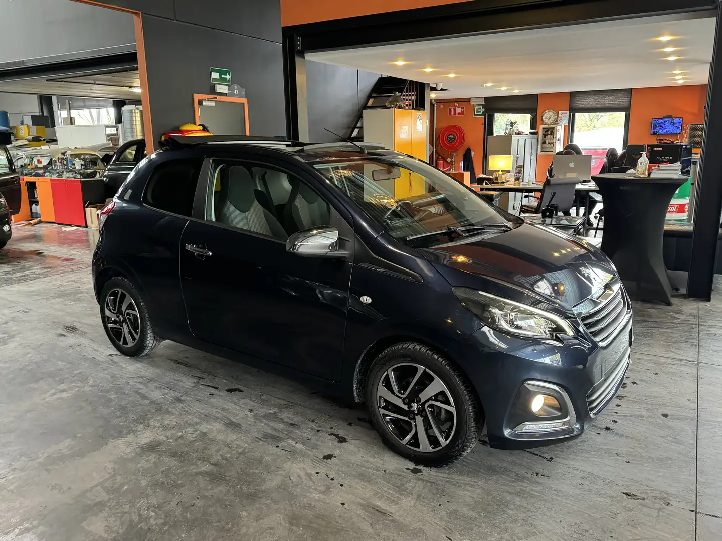 Peugeot 108 CABRIO 1.2 - A/C - MEDIA/TEL/BLTH - 86.674 KM Blauw - 2