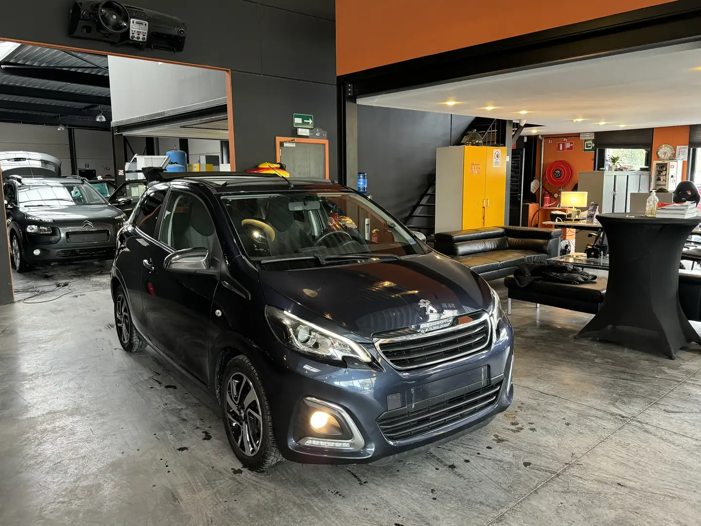 Peugeot 108 CABRIO 1.2 - A/C - MEDIA/TEL/BLTH - 86.674 KM Blauw - 1