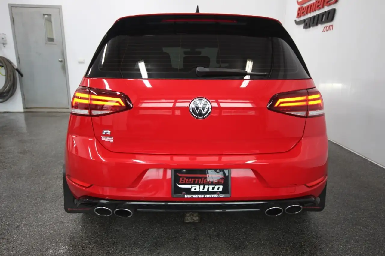 Volkswagen Golf R снимка Volkswagen Golf R