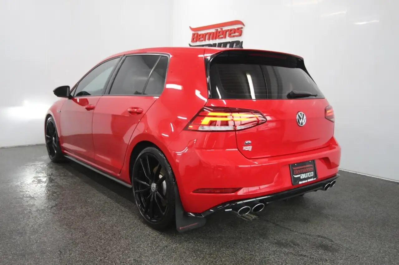Volkswagen Golf R снимка Volkswagen Golf R