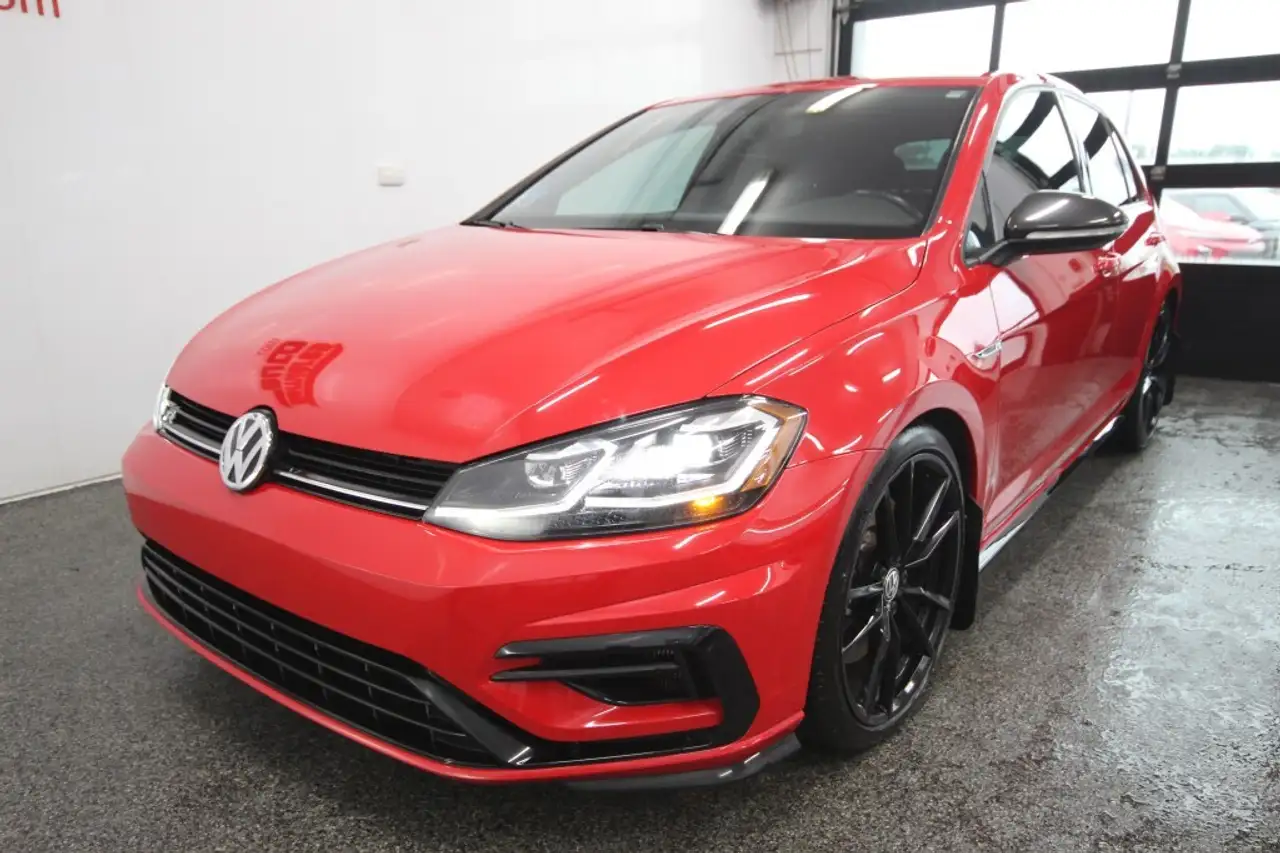 Volkswagen Golf R снимка Volkswagen Golf R