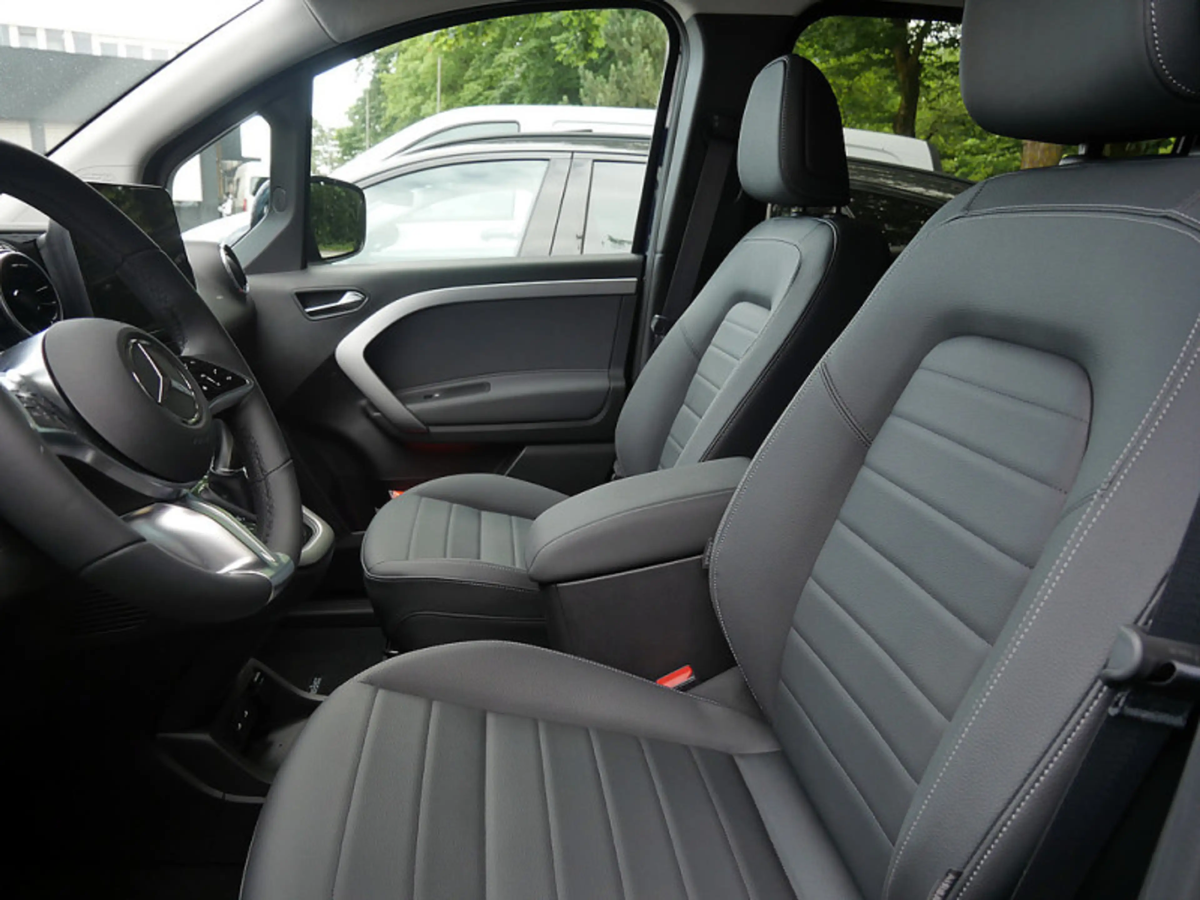 Mercedes-Benz T-Class T 180 PROGRESSIVE KLIMA NAVI LED STANDARD AHK — photo 12