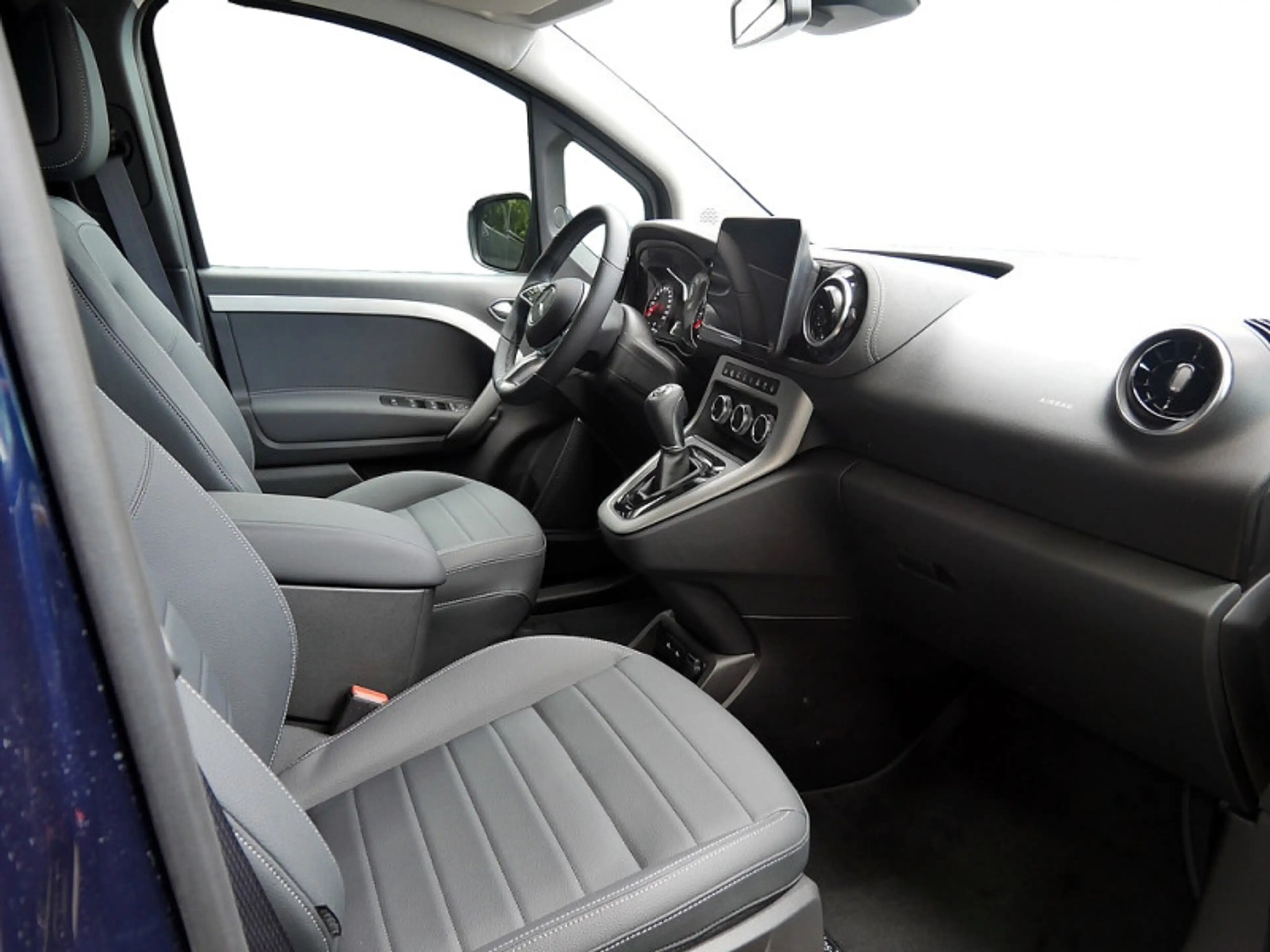 Mercedes-Benz T-Class T 180 PROGRESSIVE KLIMA NAVI LED STANDARD AHK — photo 5