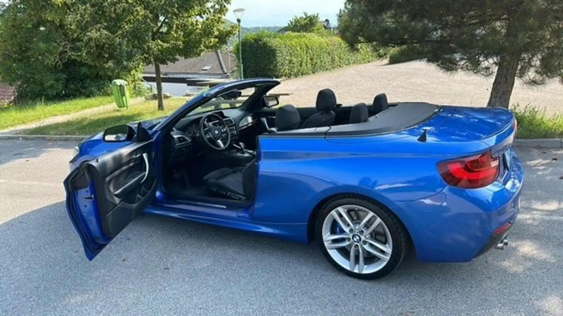 BMW 228 228i Cabrio Sport Line Aut. Sport Line Blau - 2