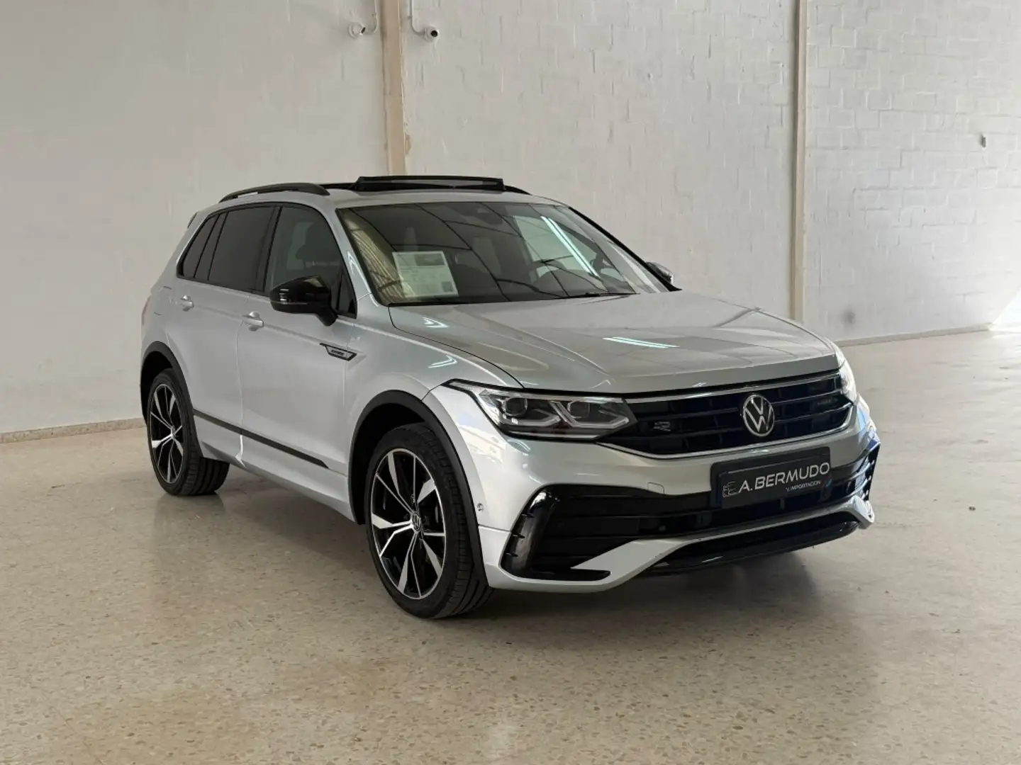 Volkswagen Tiguan 1.5 TSI R-Line DSG 110kW Plateado - 1