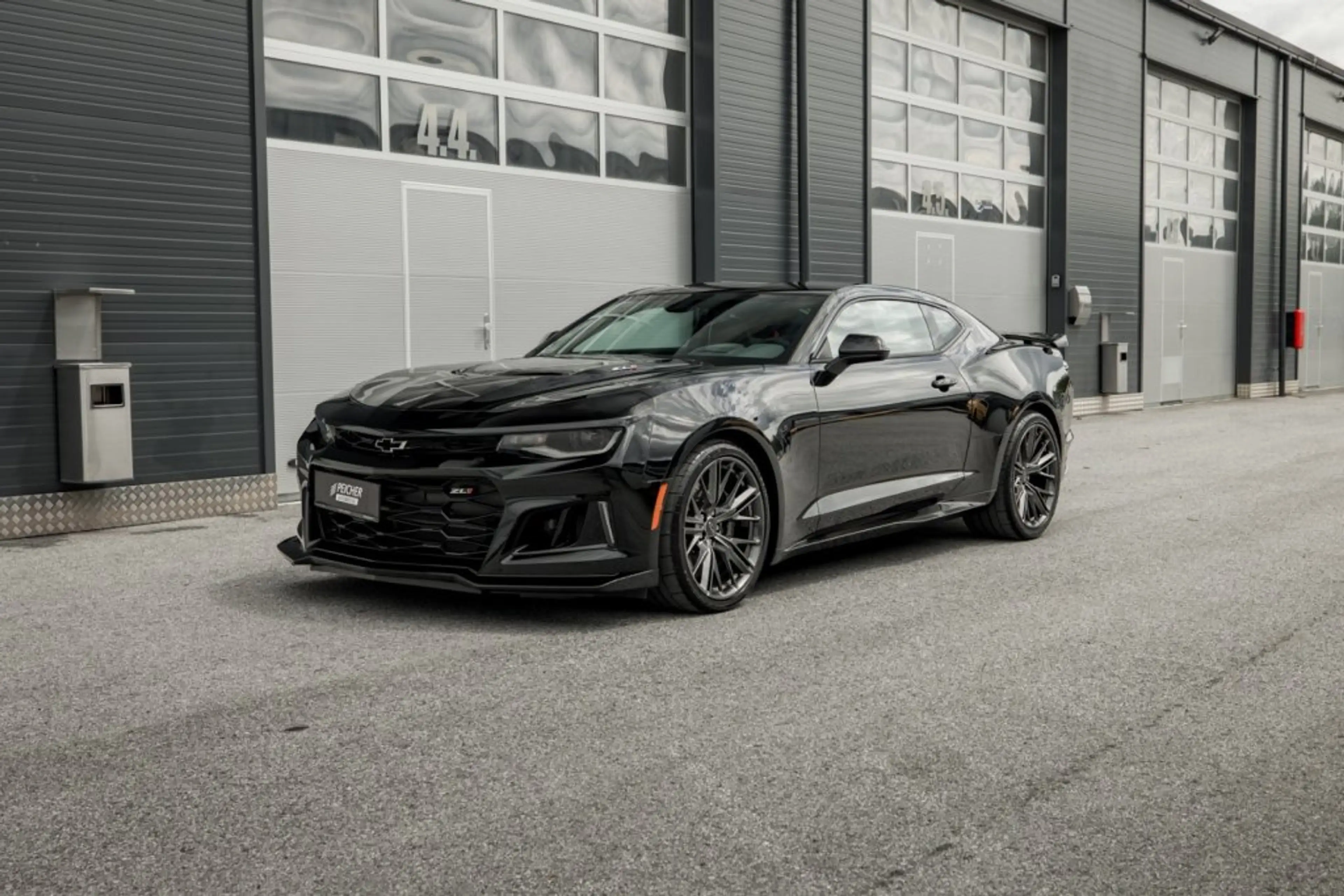 Chevrolet Camaro ZL1 Coupe — photo 3