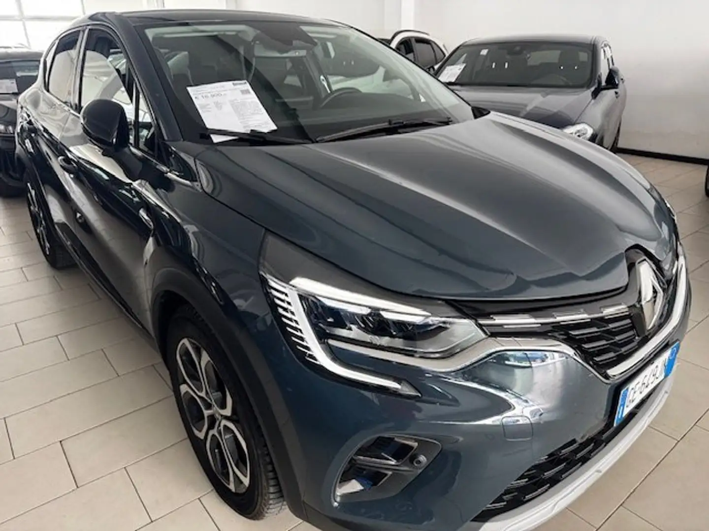 Renault Captur 1.3 tce Intens 140cv fap Hybrid Blauw - 1