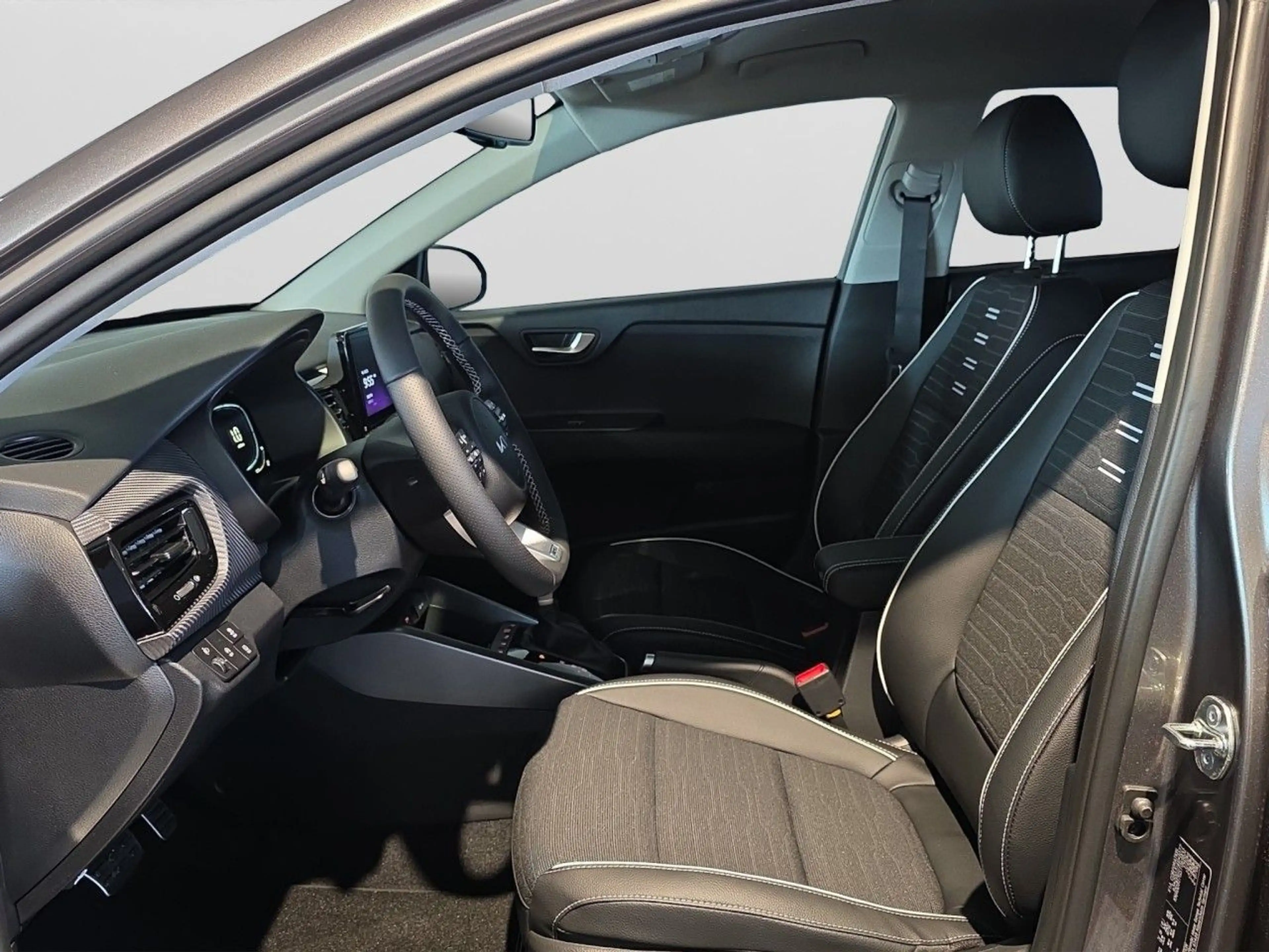 Kia Stonic GT Line — photo 12