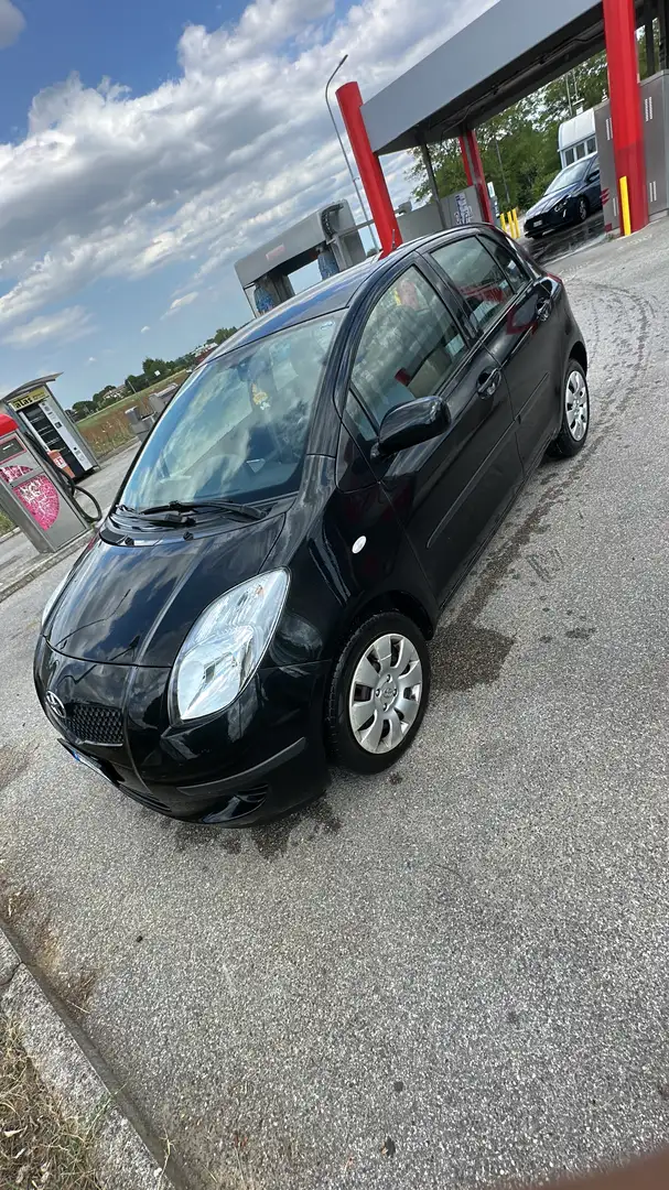 Toyota Yaris 1.0 VVT-i Sol - 1