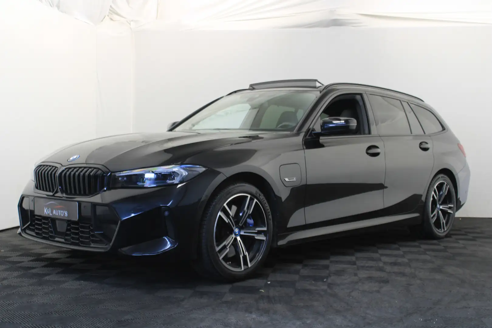 BMW 330 3-serie Touring 330e M-Sport |Pano|M-Performance| Noir - 1