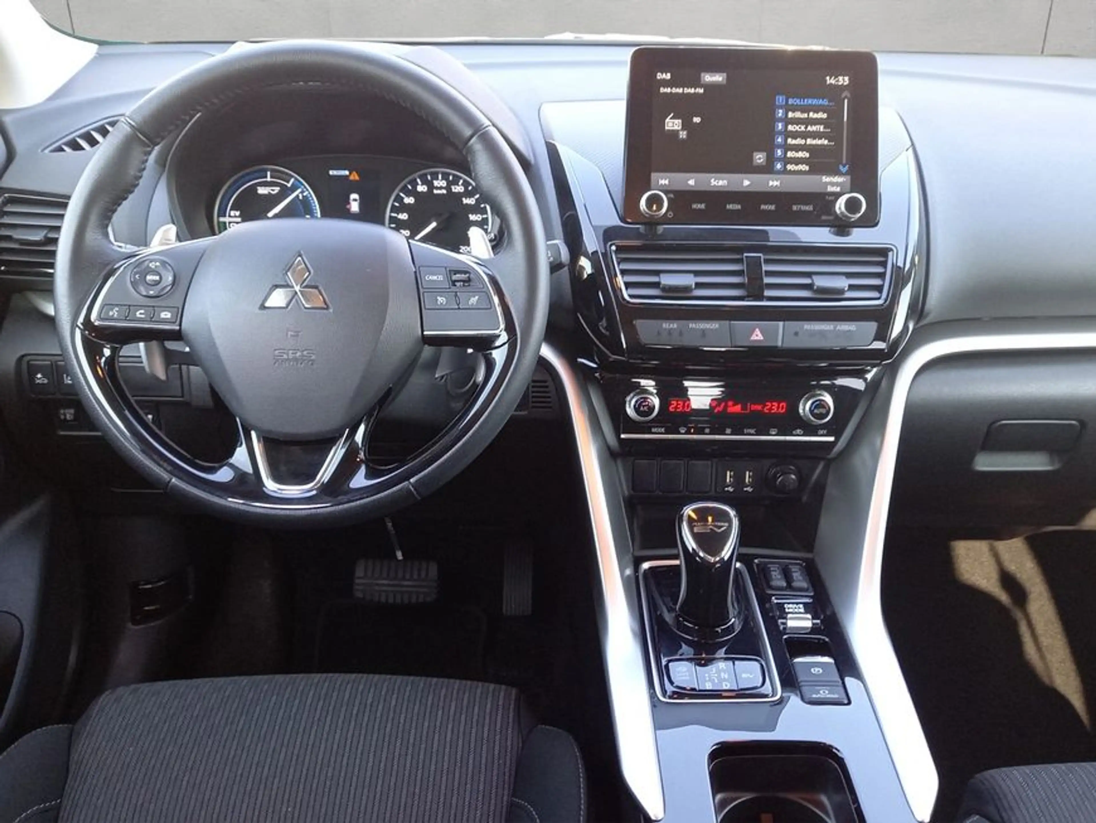 Mitsubishi Eclipse Cross Plug-In Hybrid 4WD Basis — photo 14