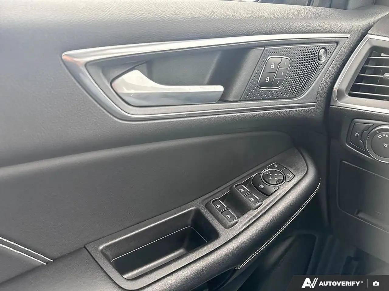 Ford Edge photo Ford Edge