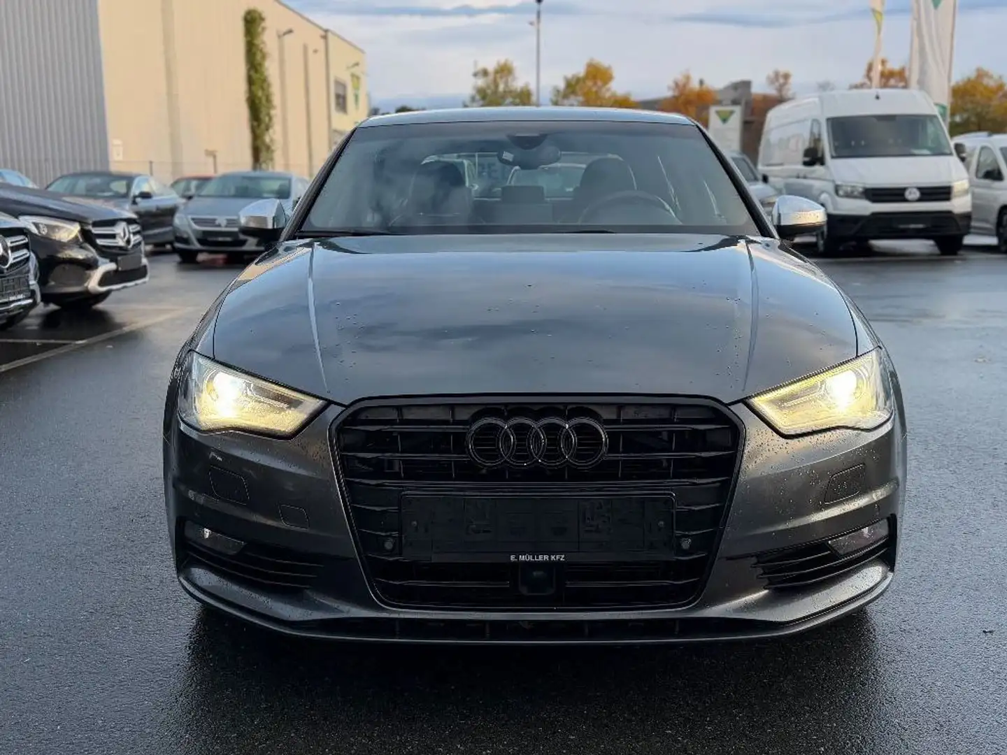 Audi A3 Limousine S line Sportpaket Grau - 2