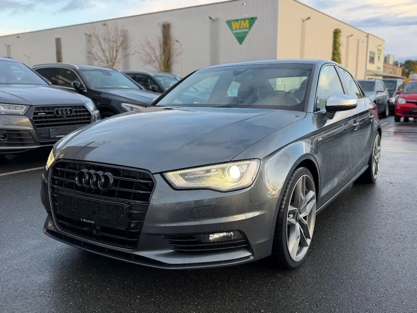 Audi A3 Limousine S line Sportpaket Grau - 1