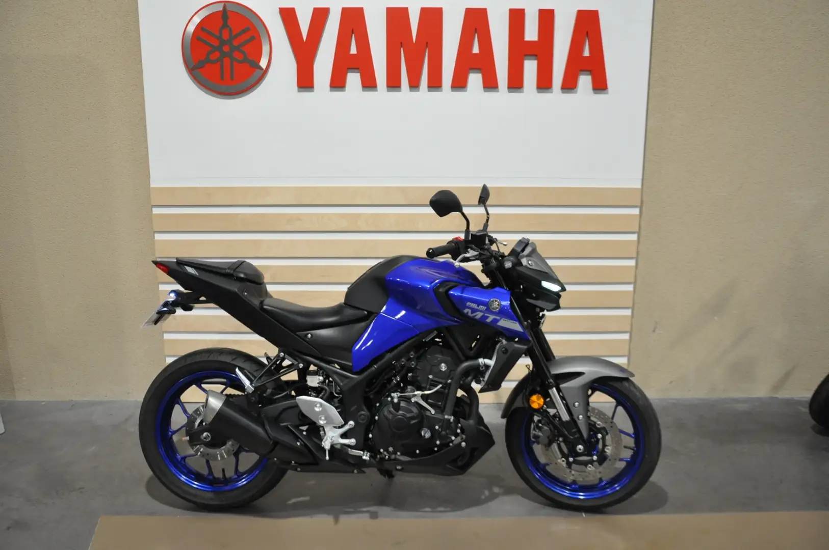 Yamaha MT-03 Blauw - 1