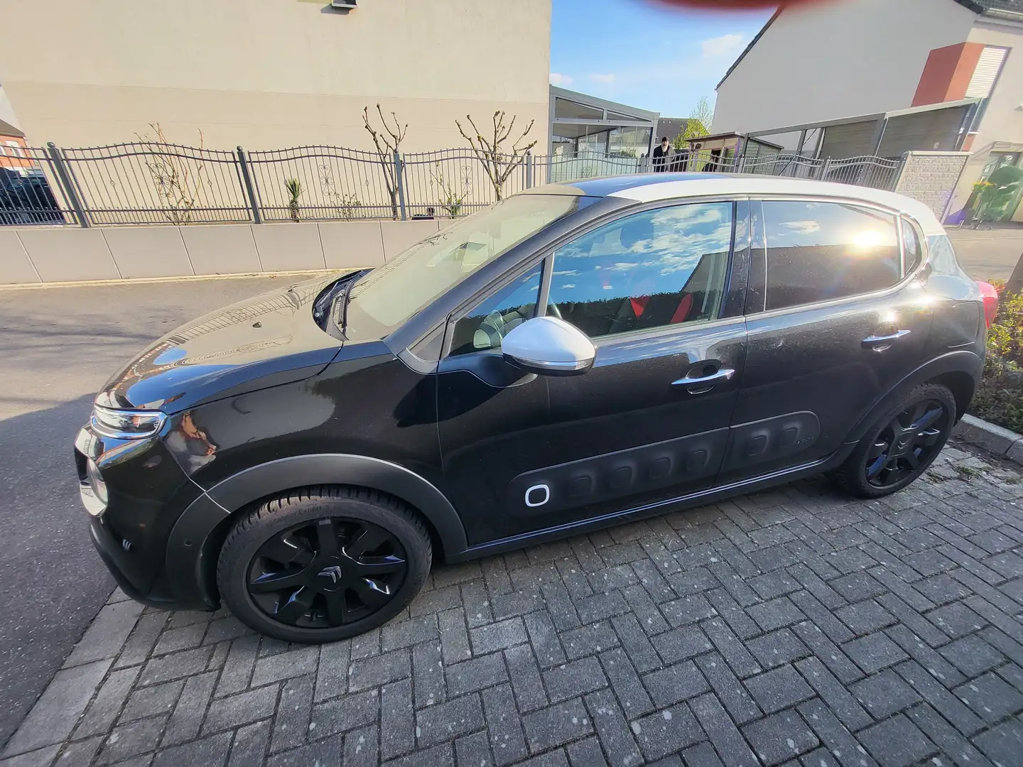 Citroen C3 C3+Pure+Tech+83+S Schwarz - 2