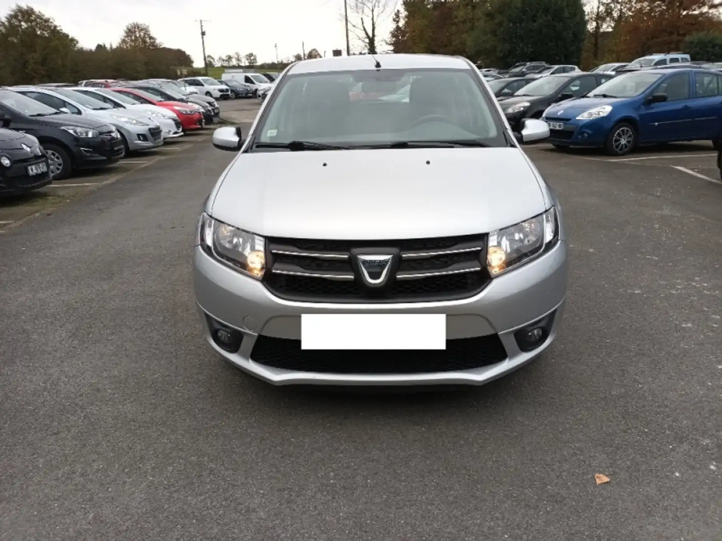 Dacia Sandero 1.5 DCI 90CH ECO² LAUREATE Grau - 2