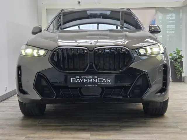 BMW X6 view 2