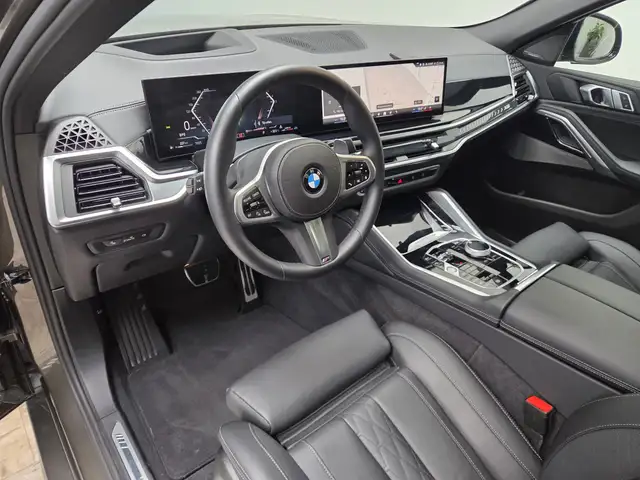 BMW X6 view 8