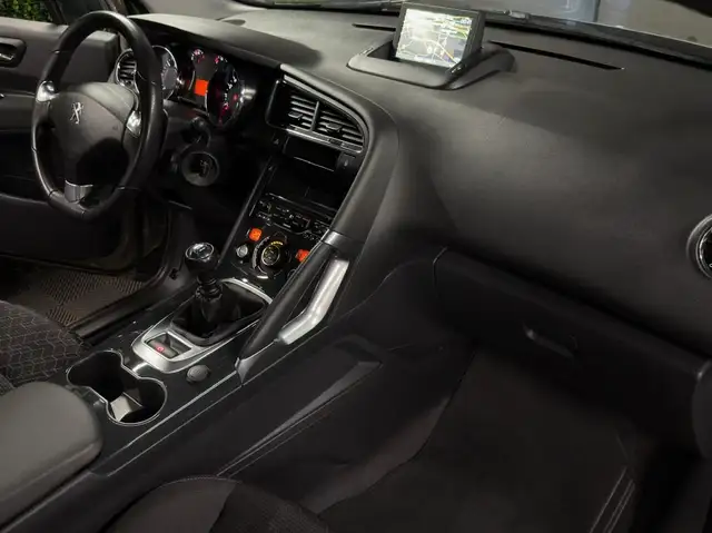 Peugeot 3008 view 14