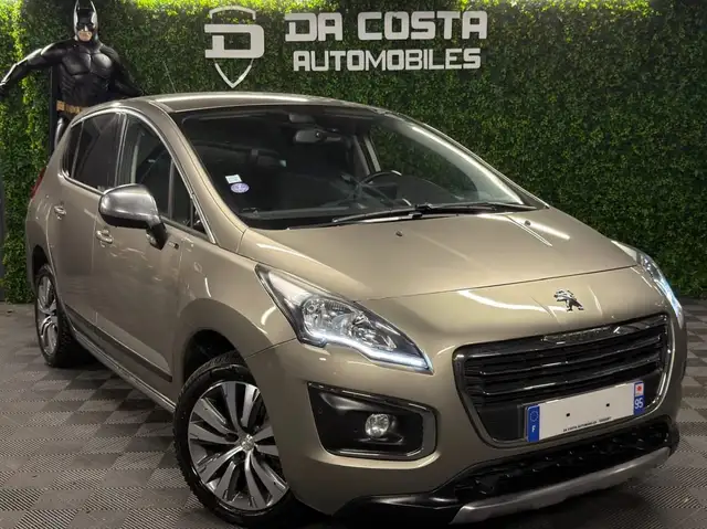 Peugeot 3008 view 3
