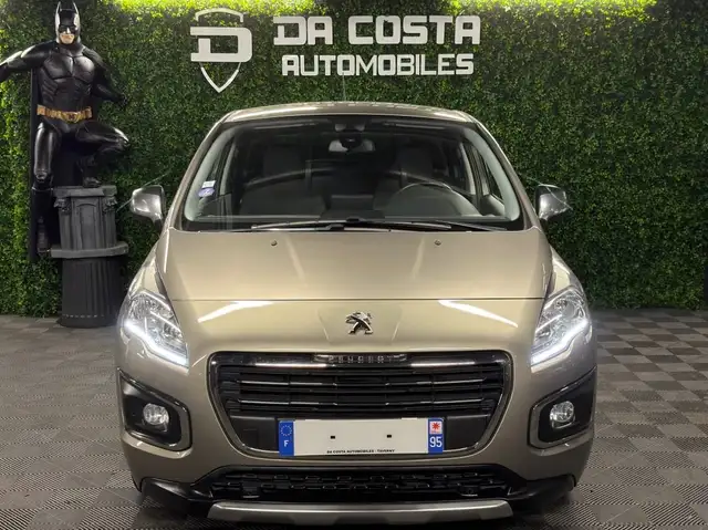 Peugeot 3008 view 4