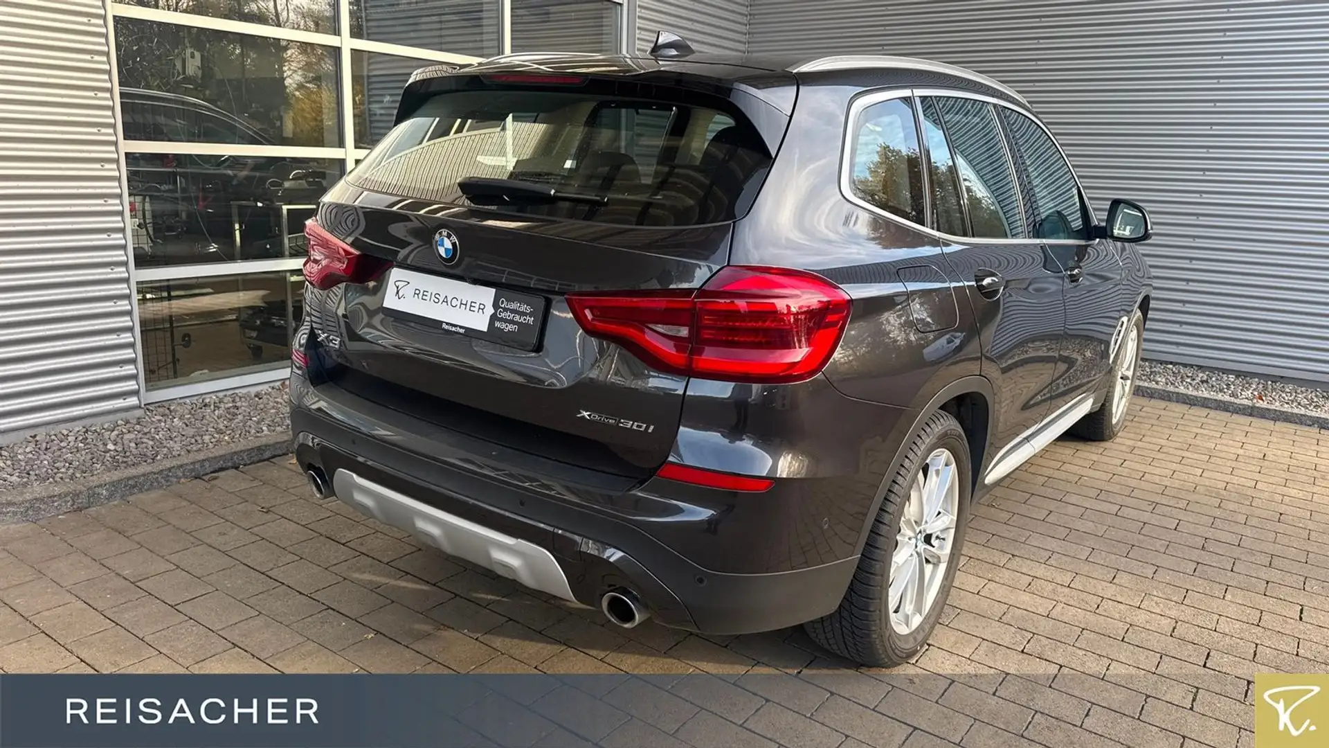 BMW X3 xDrive30iA x-Line Navi HUD LED Pano AHK 19"LM Grau - 2