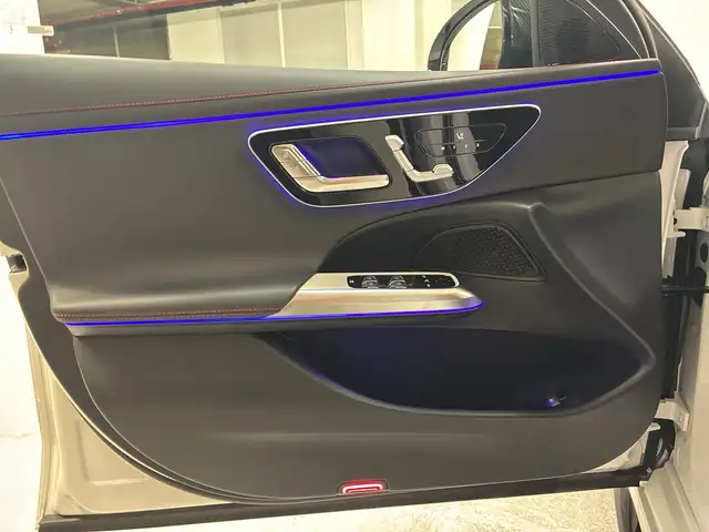 Mercedes-Benz E 53 AMG HYBRID 4MATIC+ Limousine LED PTS  Pano Ansicht 12