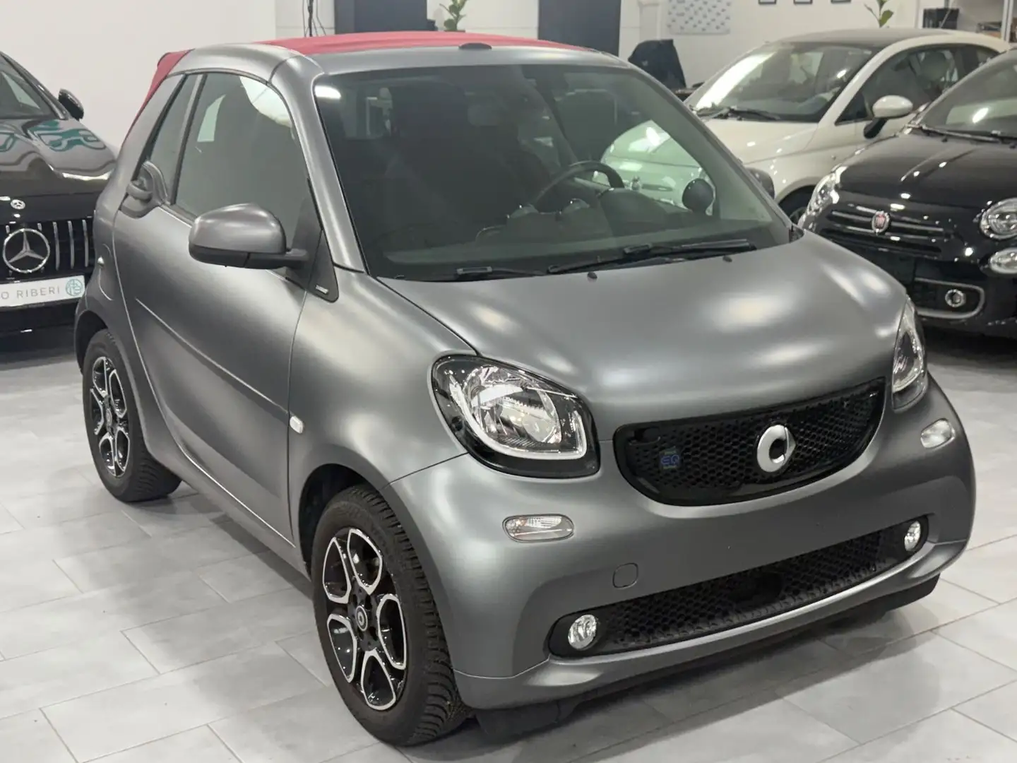 smart forTwo fortwo cabrio electric drive / EQ Gris - 1