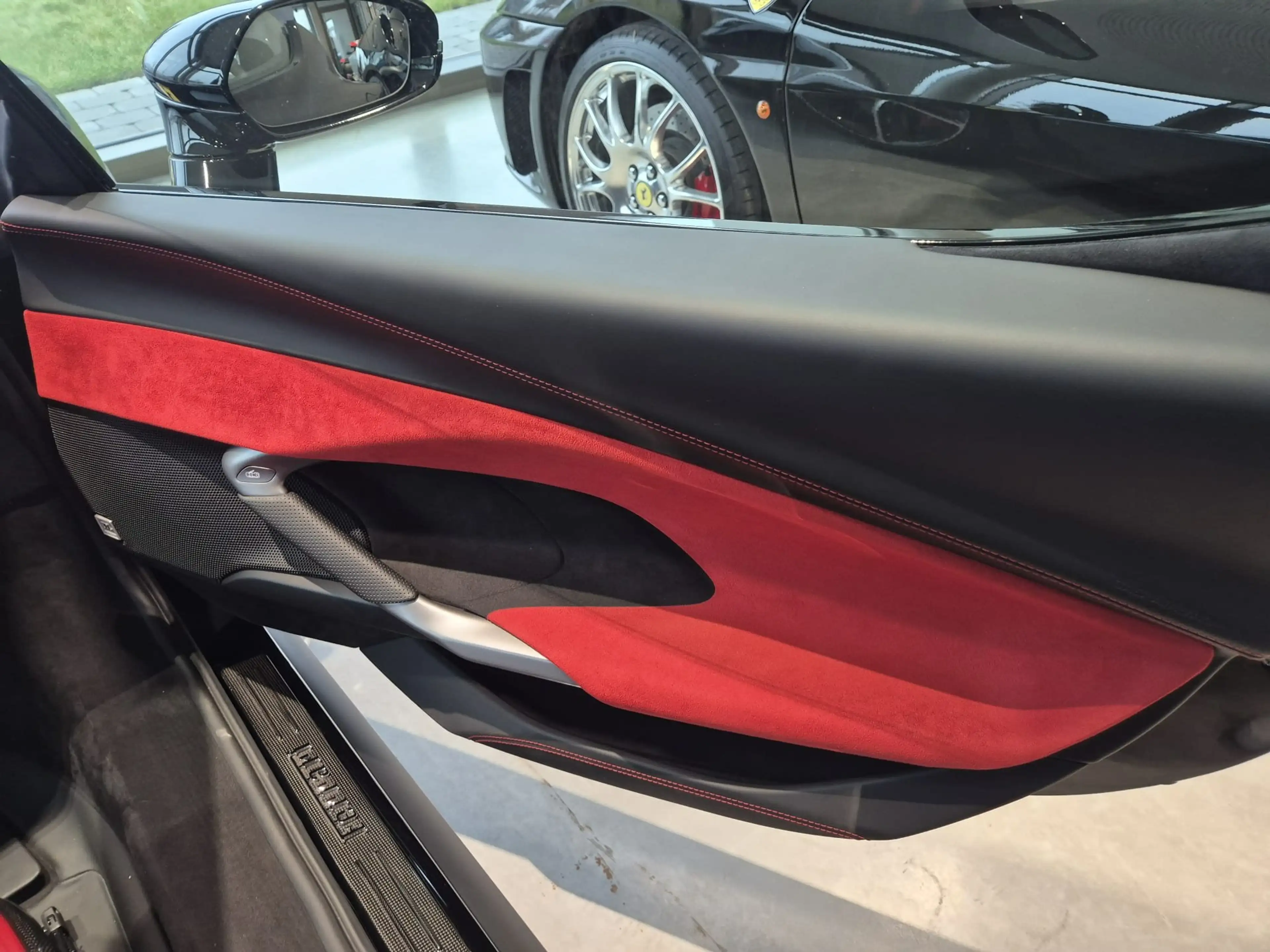 Ferrari 296 GTS Spider — photo 14