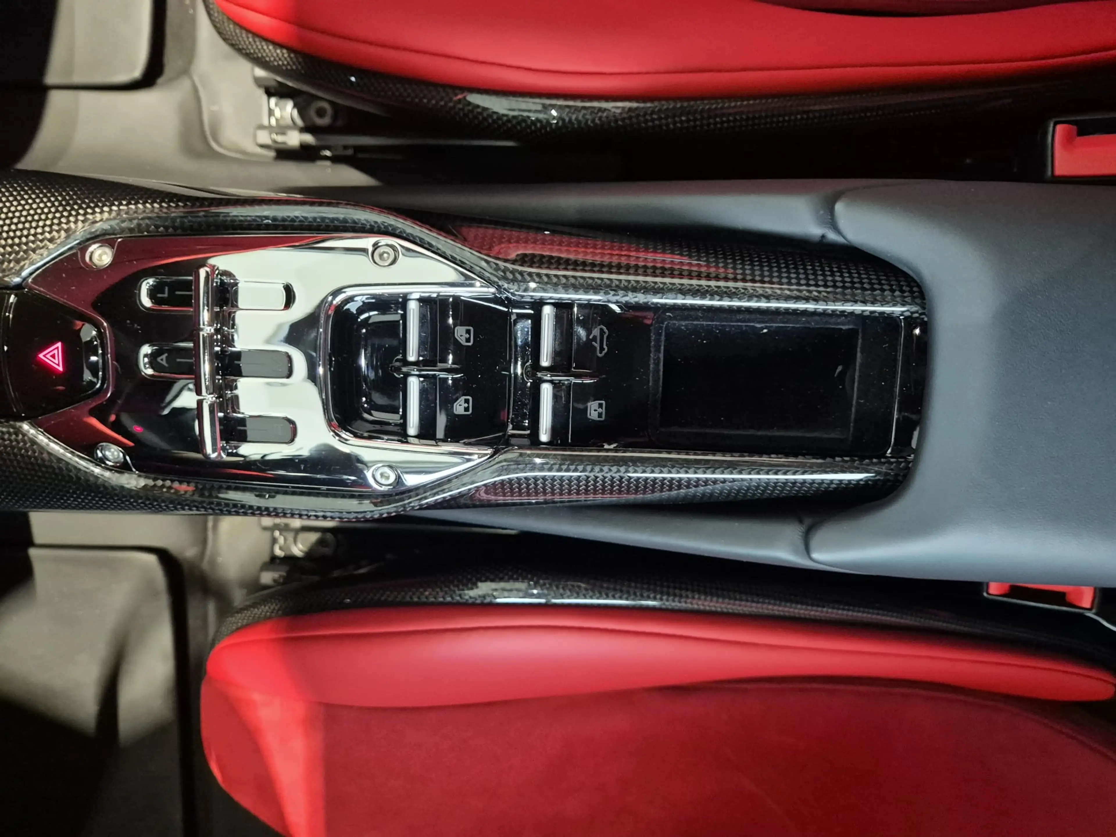 Ferrari 296 GTS Spider — photo 12