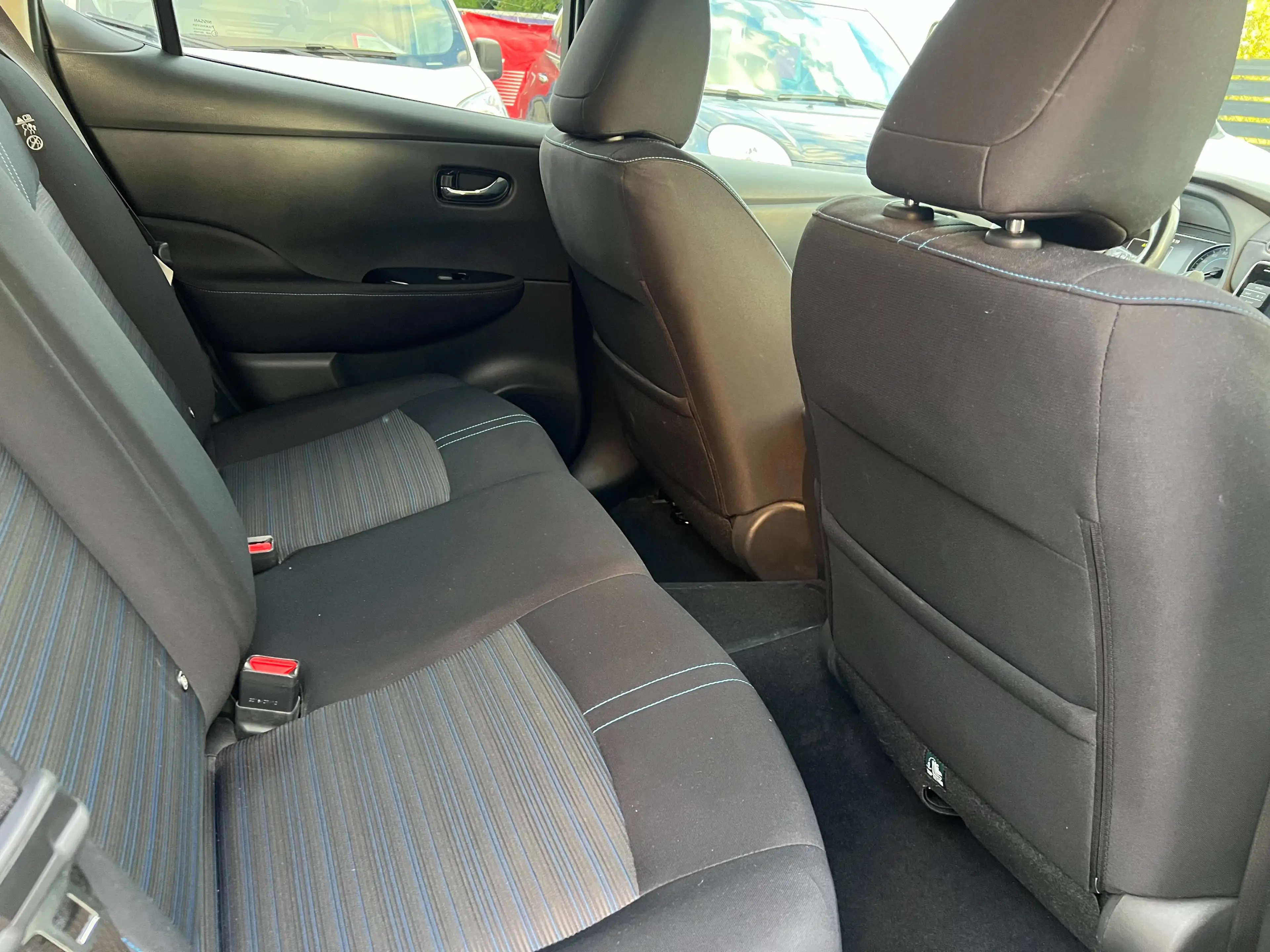 Nissan Leaf N-Connecta — photo 8