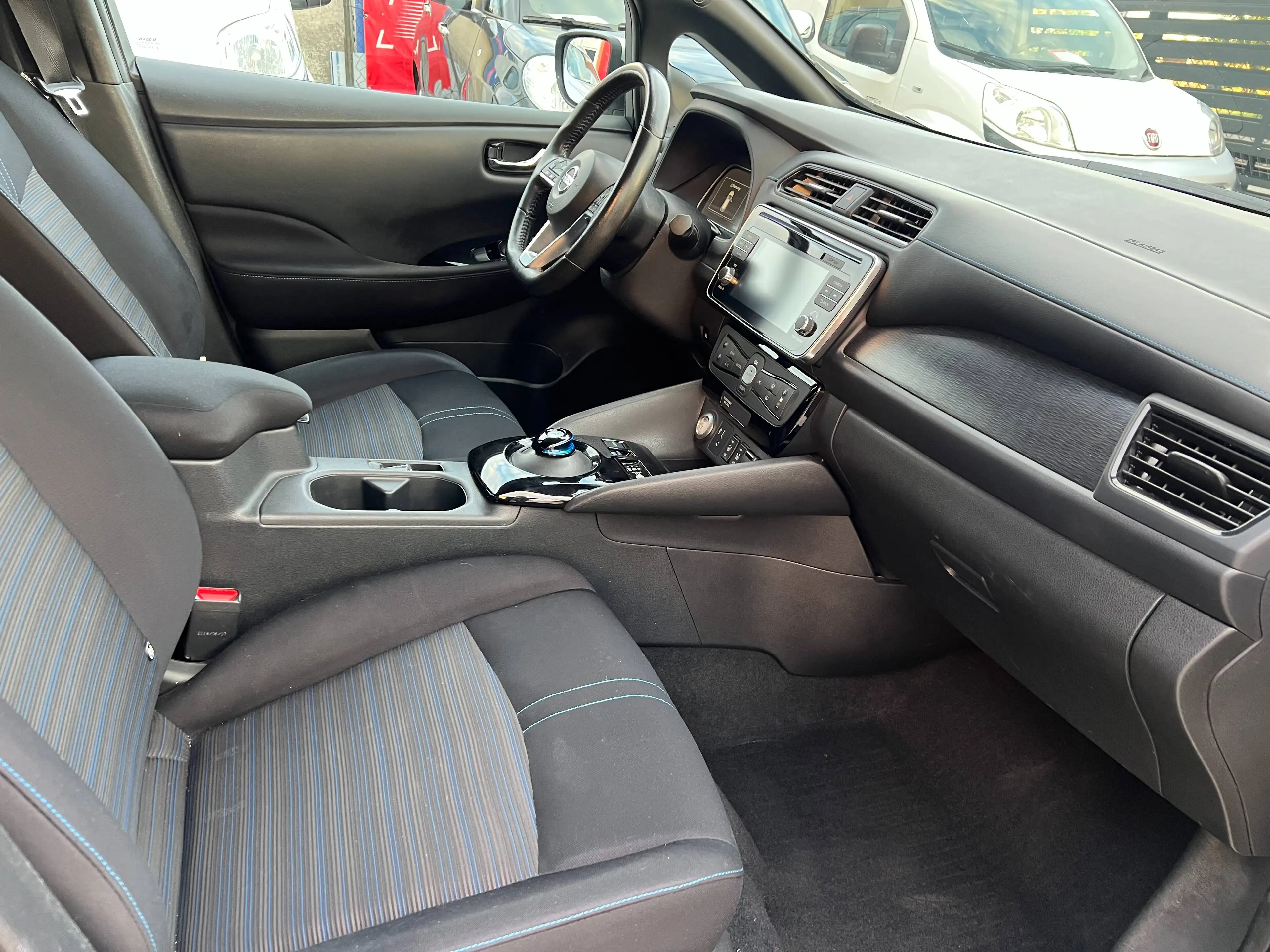 Nissan Leaf N-Connecta — photo 7