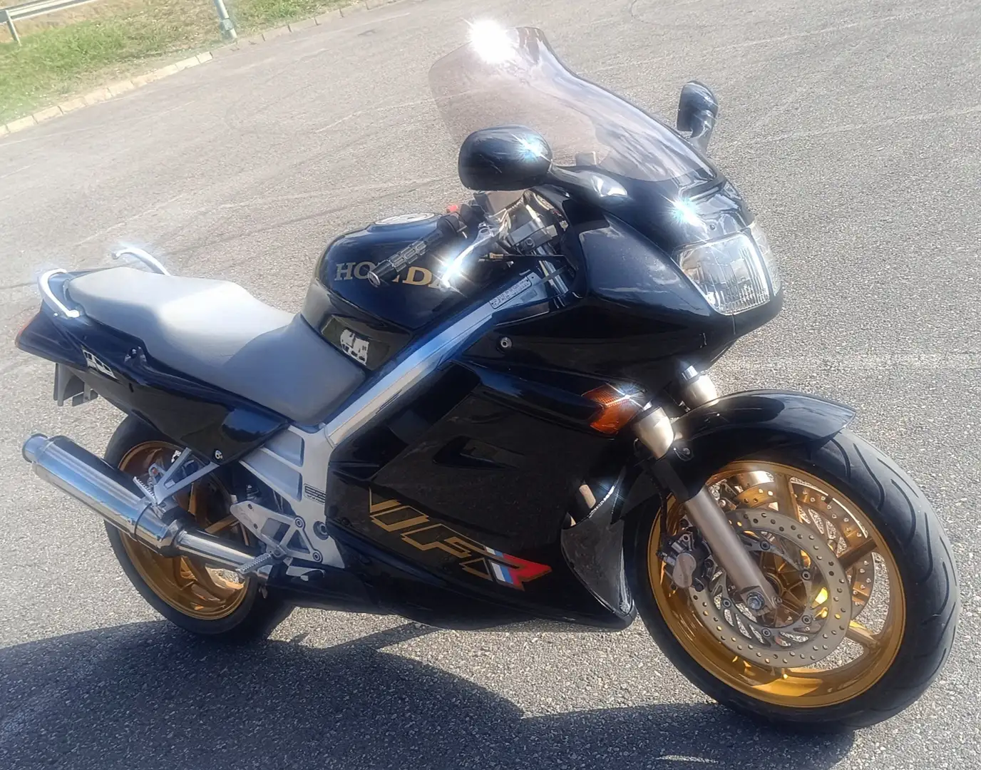 Honda VFR 750 Negro - 2