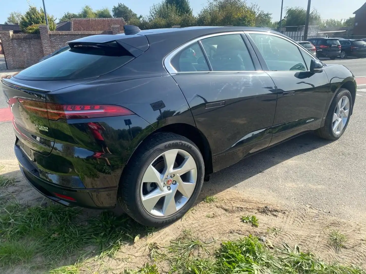 Jaguar I-Pace EV400 SE PANORAMISCH DAK LEDER KEY LESS ENT CAMERA Schwarz - 2