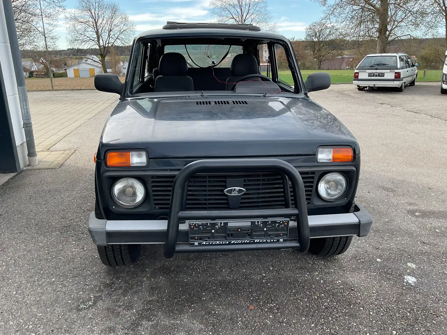 Lada Taiga Taiga 4x4 Frontbügel Schiebedach Grün - 2
