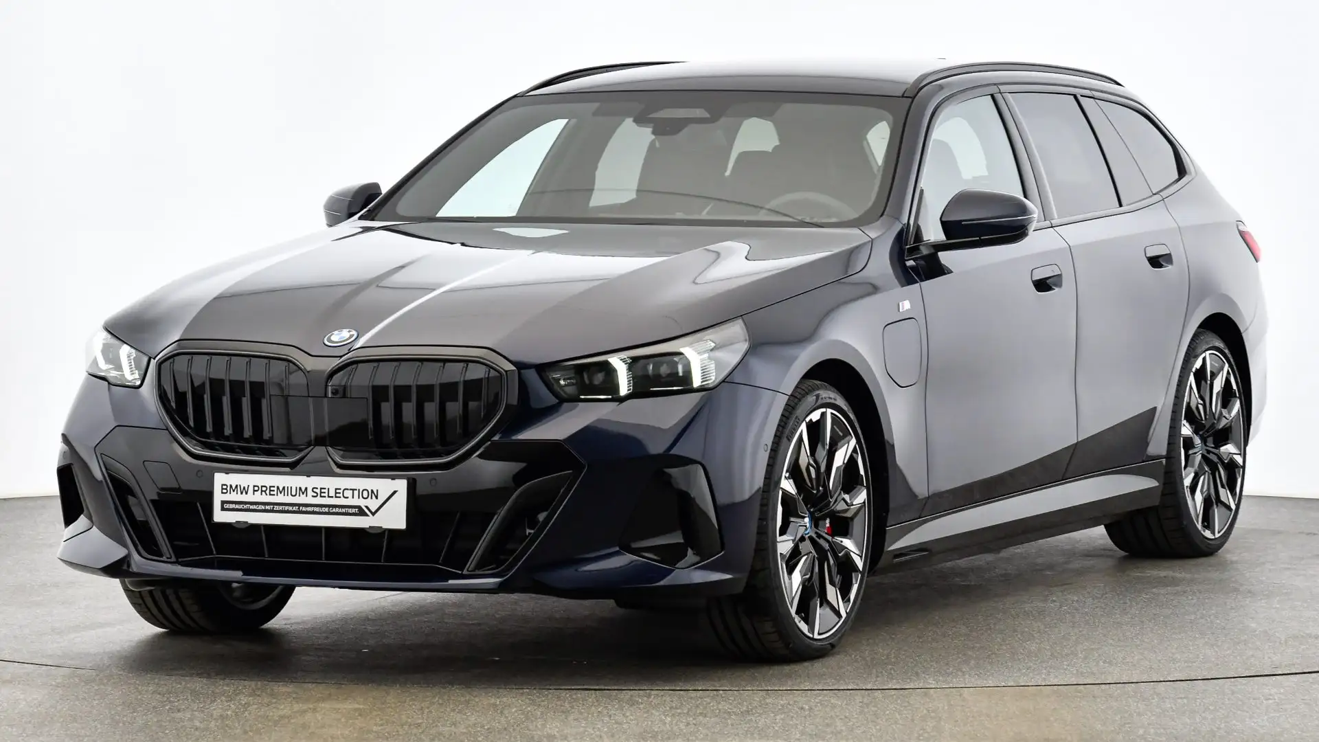 BMW 550 e xDrive Blau - 1