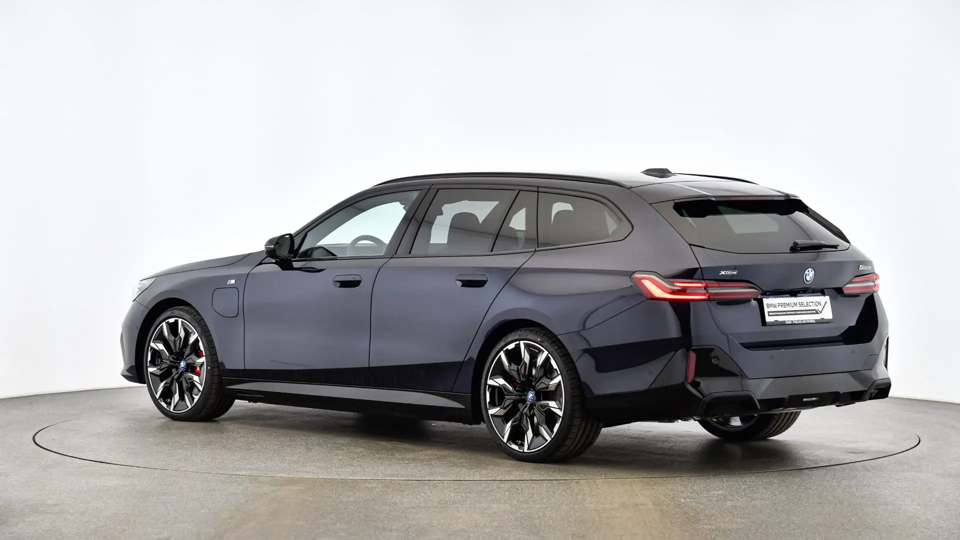 BMW 550 e xDrive Blau - 2