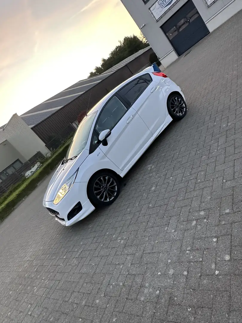 Ford Fiesta 1.0 EcoBoost ST-LINE - 2