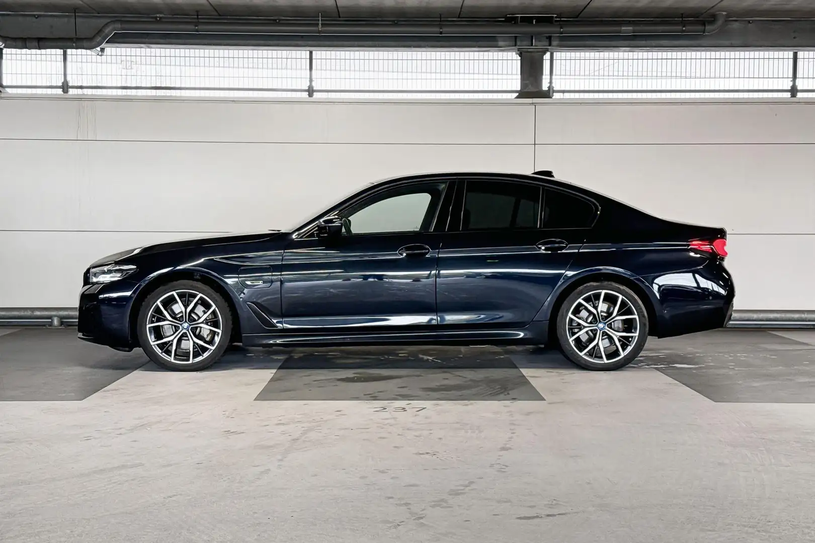 BMW 530 5 Serie Sedan 530e M-Sport | Summer Sale 100 Negro - 2