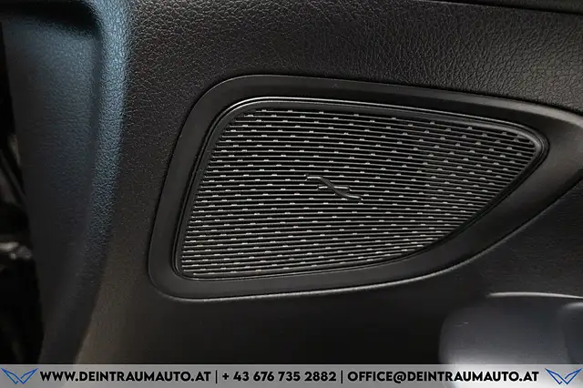 Mercedes-Benz C-Class view 14