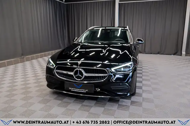 Mercedes-Benz C-Class view 3