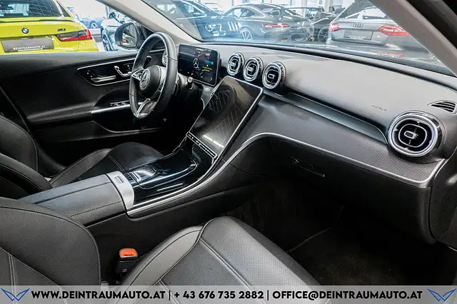 Mercedes-Benz C-Class view 12