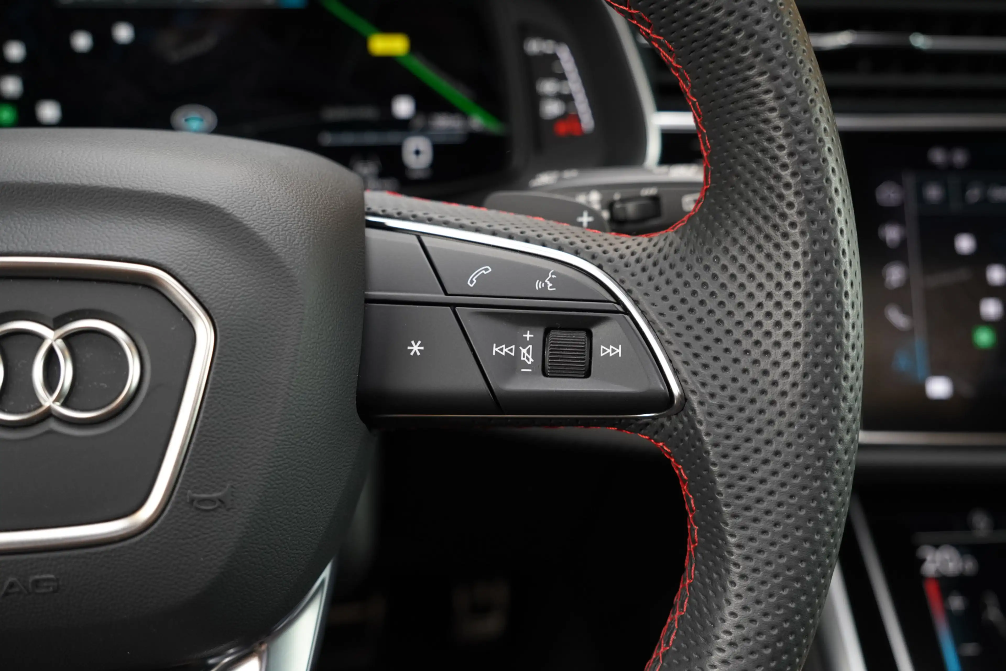 Audi SQ8 4.0TFSI/507pk SQ8 Quattro Blackstyle|2024|Pano|Luc — photo 29