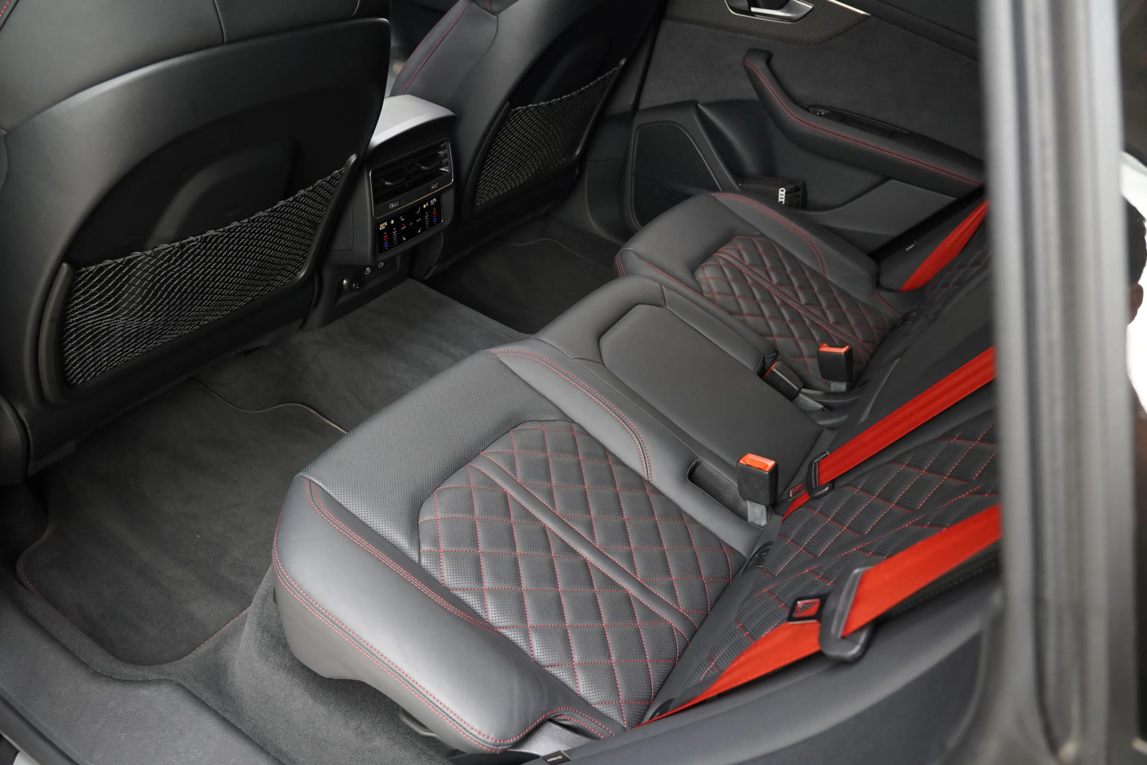 Audi SQ8 4.0TFSI/507pk SQ8 Quattro Blackstyle|2024|Pano|Luc — photo 19